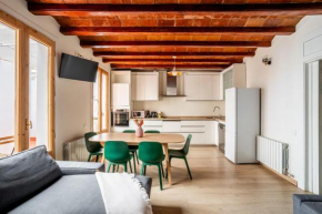 Huge and modern 4 bedroom apartment next to Paseo de Gracia